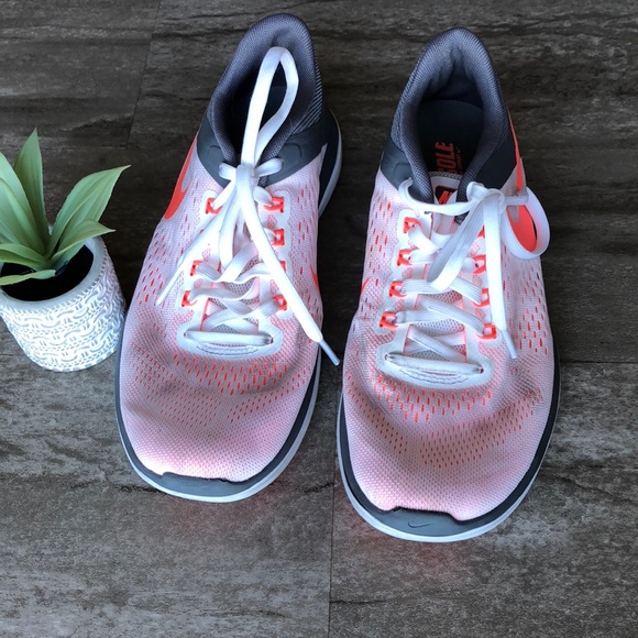 Nike Flex 2016 Running Shoe - Picture 3 of 7